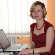 Fodorné Dr. Tóth Krisztina (PhD, adjunktus, PTE Bölcsészettudományi Kar Humán Fejlesztési és Művelődéstudományi Intézet, Felnőttképzési és Képességfejlesztési Tanszék) Fodorné Dr. Tóth Krisztina (PhD, adjunktus, PTE Bölcsészettudományi Kar Humán Fejlesztési és Művelődéstudományi Intézet, Felnőttképzési és Képességfejlesztési Tanszék)